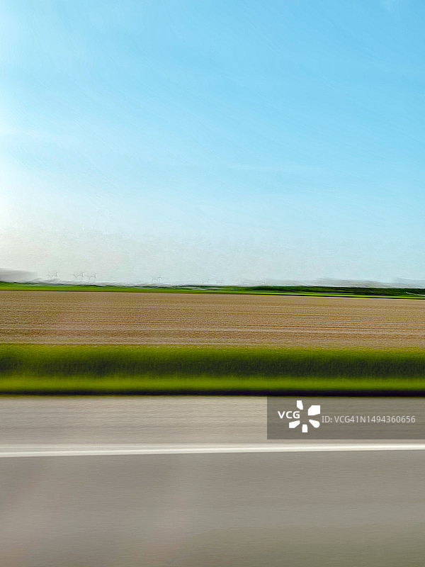 带风车的道路长曝光照片图片素材