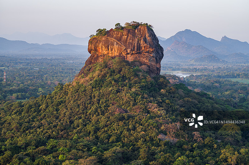 锡吉里亚岩石图片素材