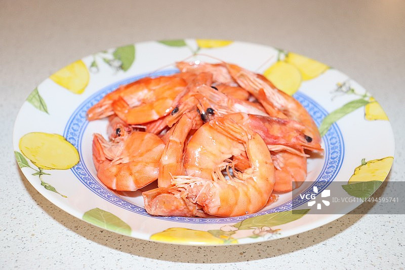 德国餐桌盘中海鲜高角度拍摄图片素材