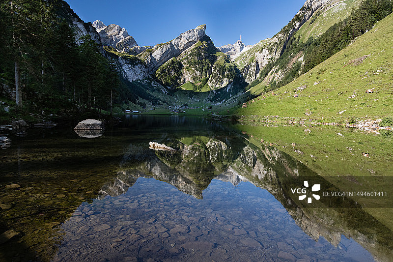 瑞士内阿彭策尔的湖光山色图片素材