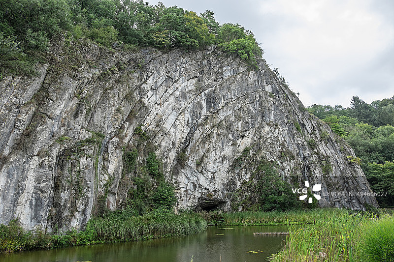 比利时迪尔比树木湖泊风光图片素材