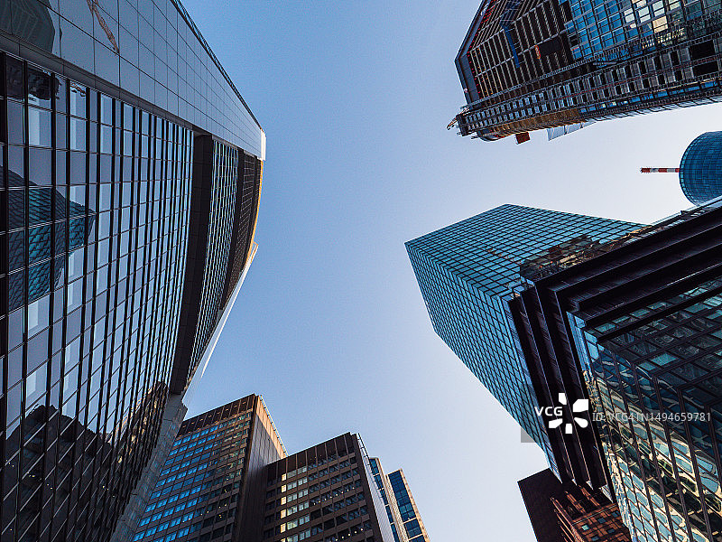 德国法兰克福商业金融区摩天大楼仰视角度图片素材