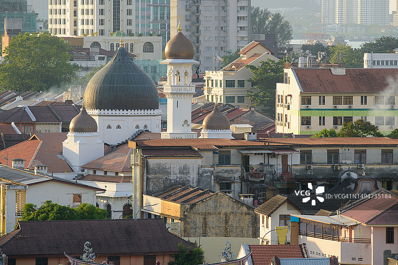 吉宁甲必丹清真寺与乔治市屋顶图片素材