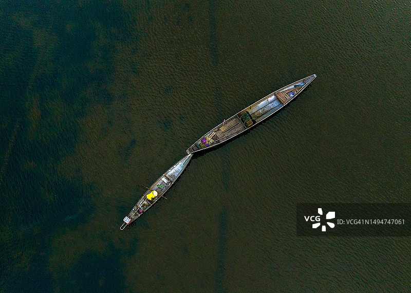 承天顺化省三江潭光 Loi 泻湖渔民的生计图片素材