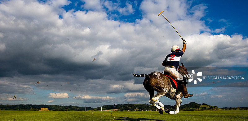 Polo衫模特拍摄，萨默塞特，英格兰图片素材