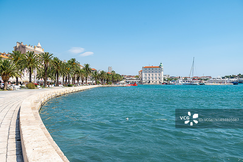 克罗地亚斯普利特老城港口海滨图片素材