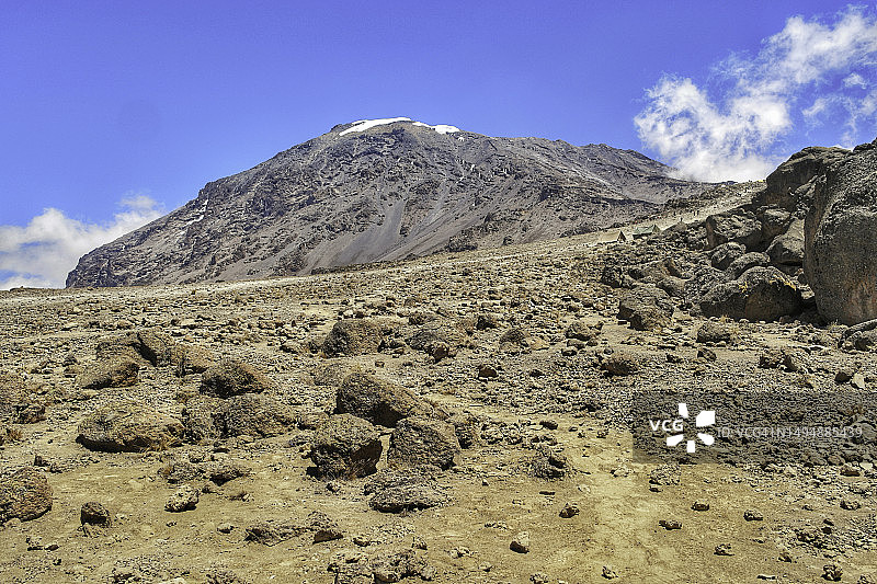 沙漠映衬天空的美景图片素材