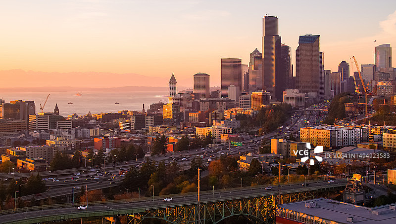 西雅图市中心日落航拍图片素材