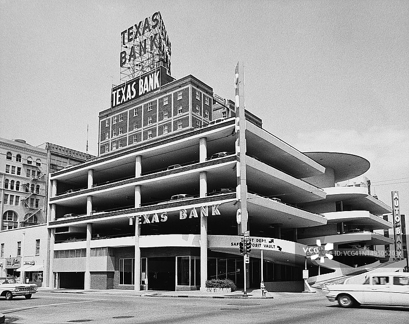 德克萨斯银行停车场图片素材