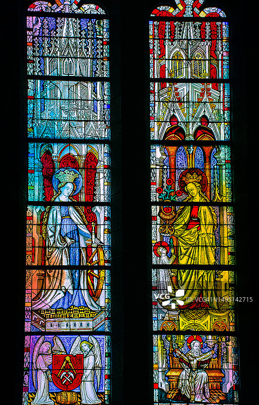 彩色玻璃窗图片素材