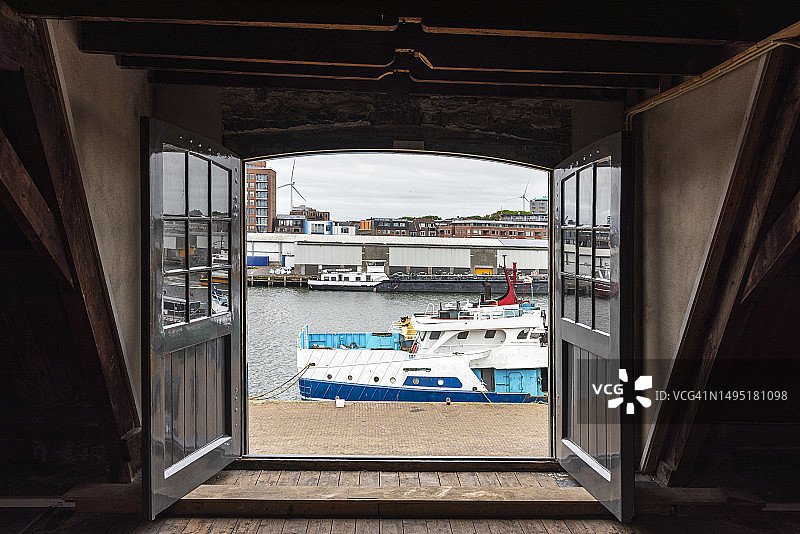 从旧荷兰仓库看港口图片素材