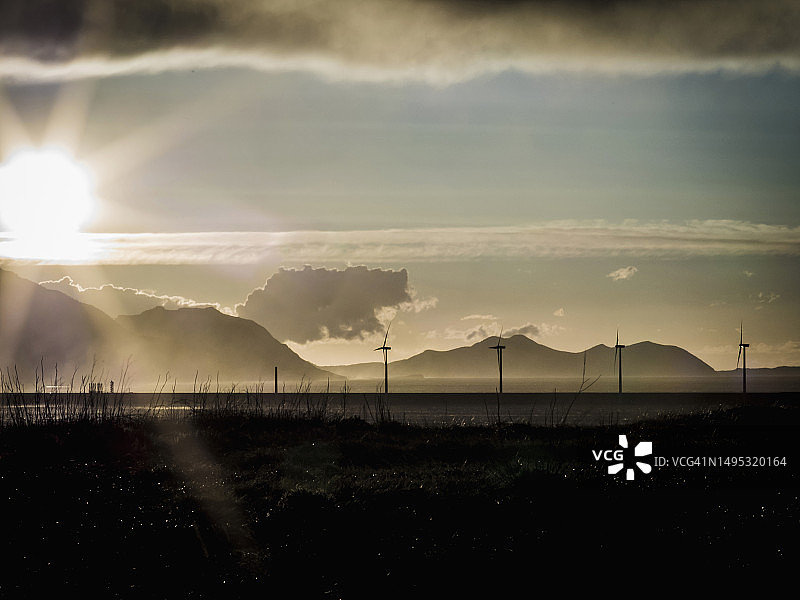 比洛斯港的风力涡轮机图片素材