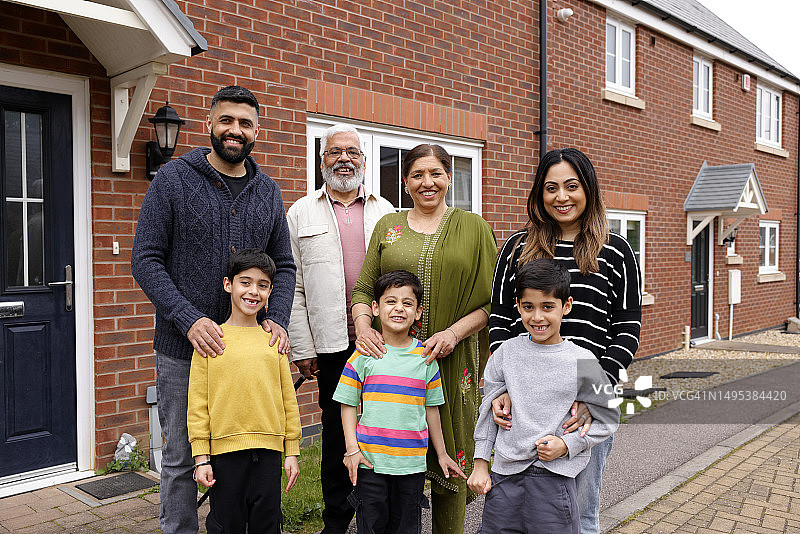多代同堂的家庭合影图片素材