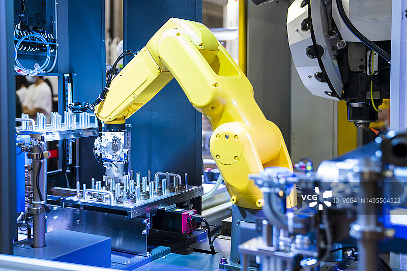 工作中的机械臂图片素材