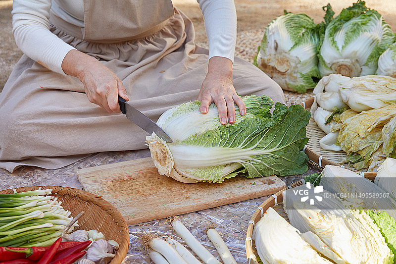 切片，食物材料，人手，大白菜，切割图片素材