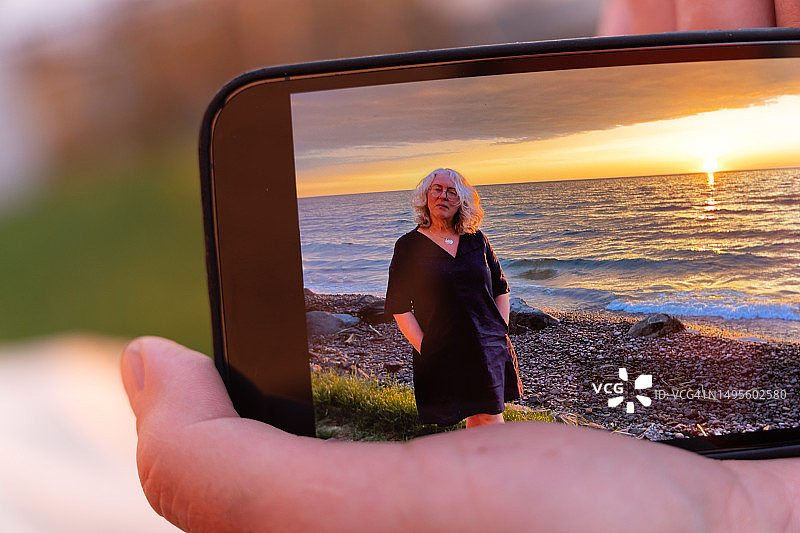 移动设备上的照片图片素材