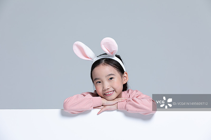 儿童兔子耳朵发箍兔年可爱留白图片素材