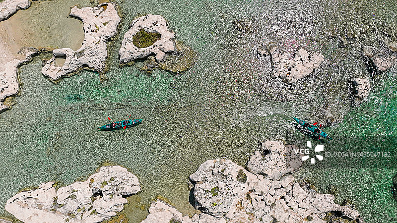 航拍安塔利亚地中海皮划艇图片素材