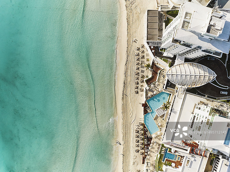 广角航拍海滨酒店图片素材
