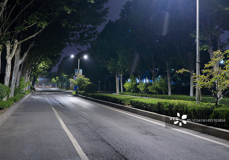 夜间城市道路图片素材
