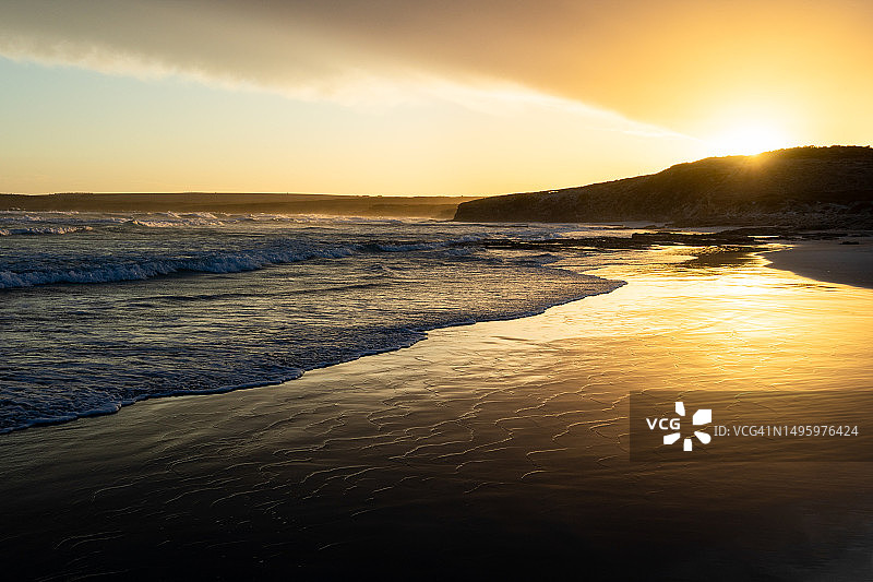 黄昏时分的玛丽·埃利斯沉船海滩，斯利福德湾，林肯国家公园，艾尔半岛，南澳大利亚图片素材