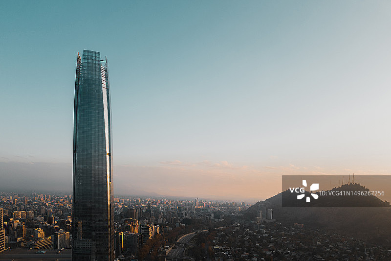 智利圣地亚哥科斯塔内拉大厦图片素材