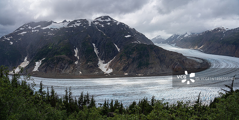 加拿大不列颠哥伦比亚省鲑鱼冰川图片素材