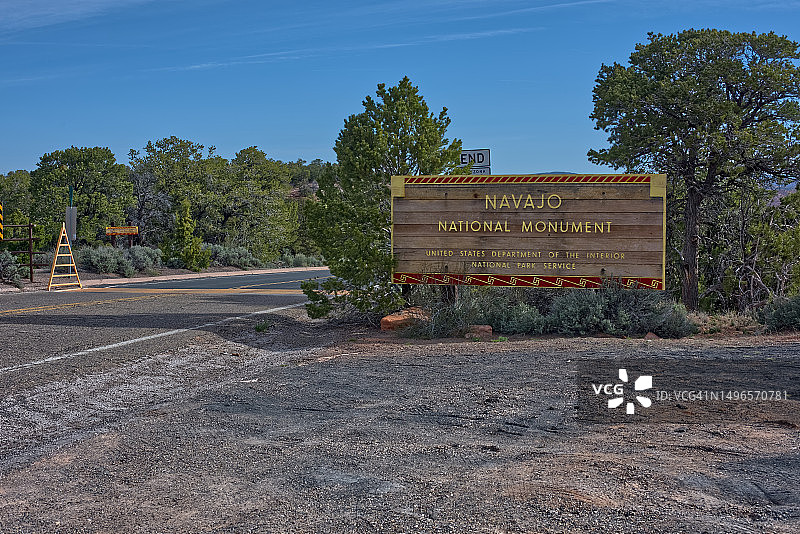 纳瓦霍国家纪念碑标志，靠近凯恩塔，亚利桑那州，美国图片素材