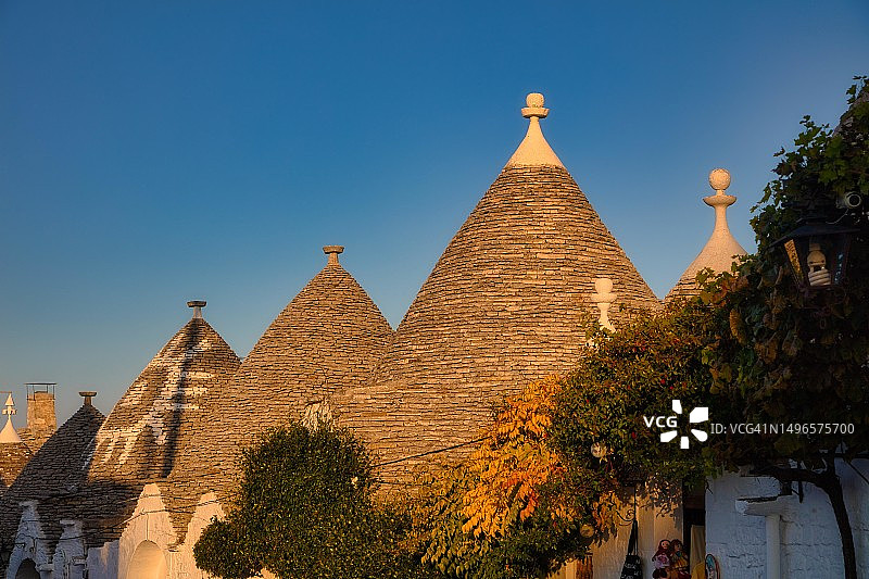 意大利普利亚伊特里亚山谷阿尔贝罗贝洛的特鲁利图片素材