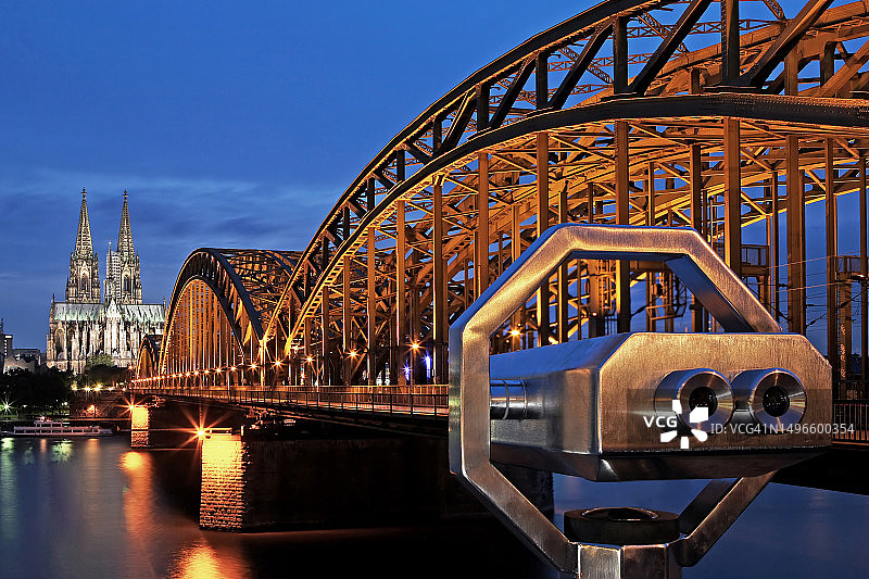 科隆大教堂和霍亨索伦桥（德国科隆）图片素材