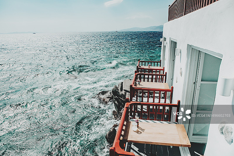 米科诺斯岛的海洋和梯田，希腊图片素材