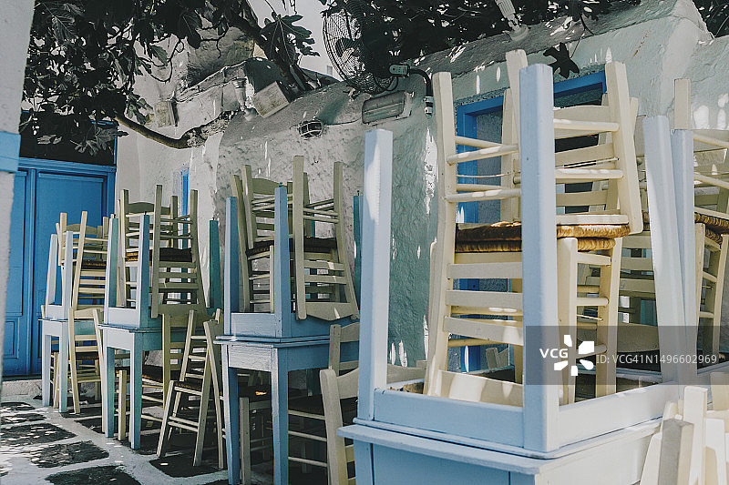 希腊餐厅桌椅图片素材