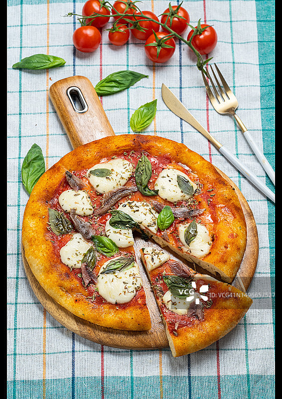 凤尾鱼玛格丽特披萨图片素材