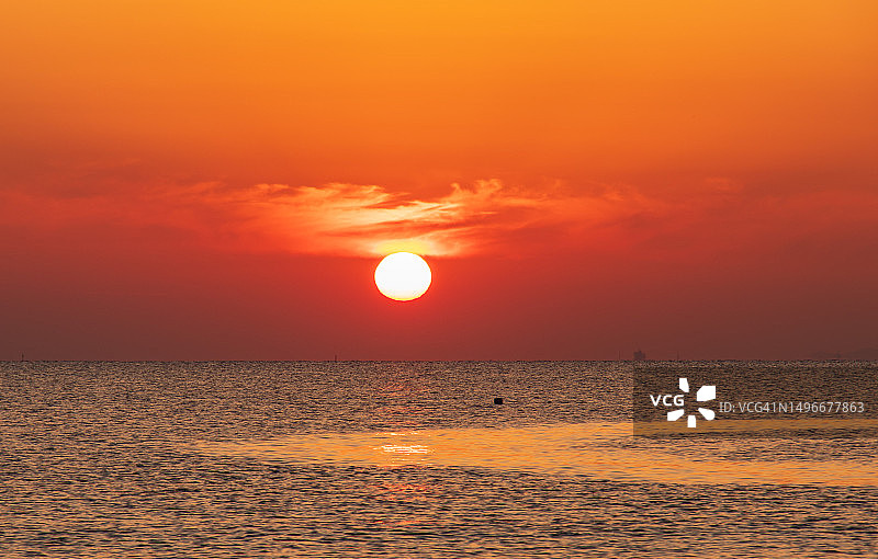 突尼斯拉德斯的橙色天空海景图片素材