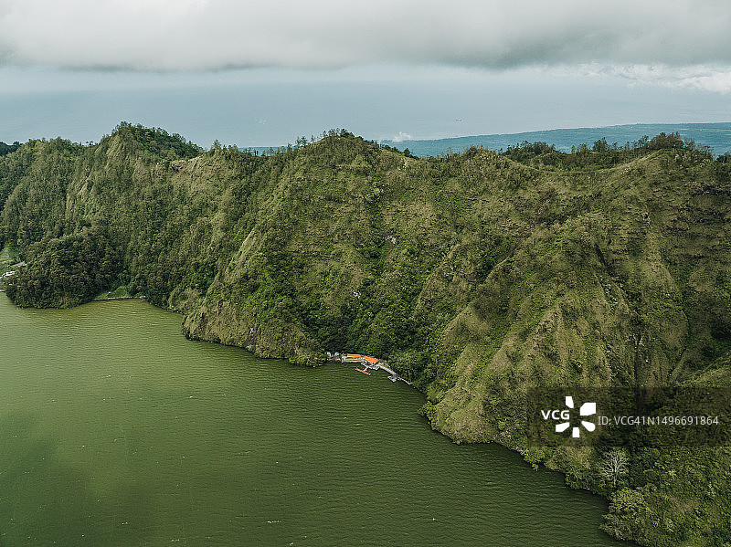 印度尼西亚巴厘岛巴图尔湖的山区景观图片素材