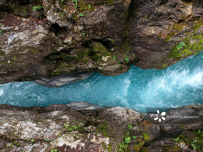 海边岩石高角度景观图片素材