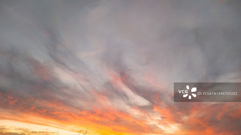 日落时的低角度天空图片素材