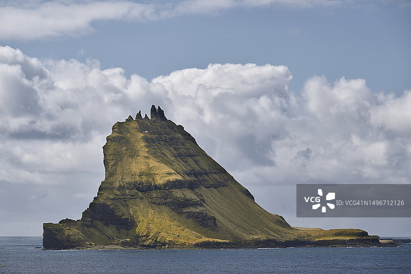 丹麦悬崖边的壮丽海景图片素材