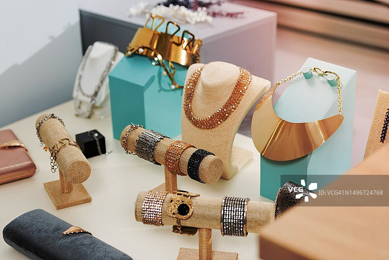 桌上的物品俯视图图片素材