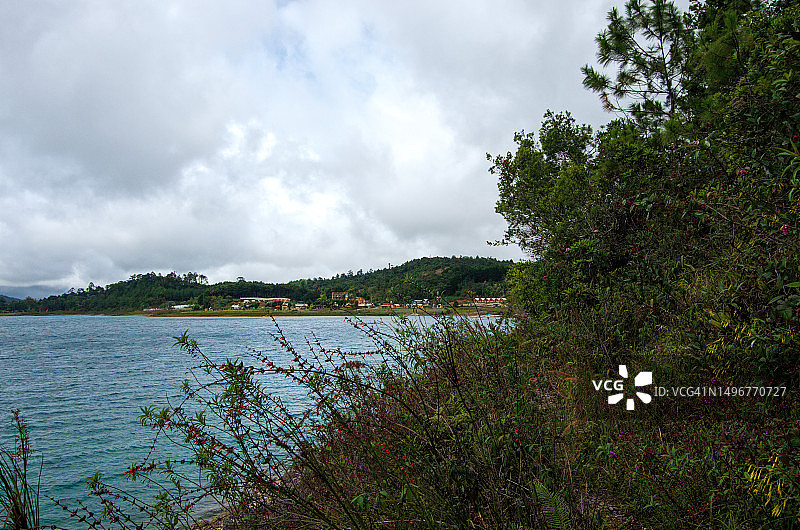 墨西哥恰帕斯蒙特贝洛湖群国家公园的茨斯考湖和拉特里尼塔里亚图片素材