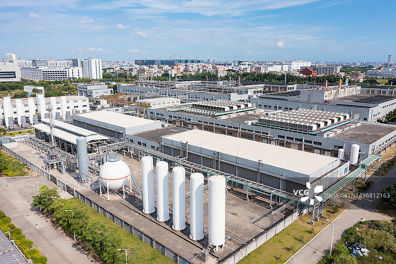 工业区化工厂的燃气储罐图片素材