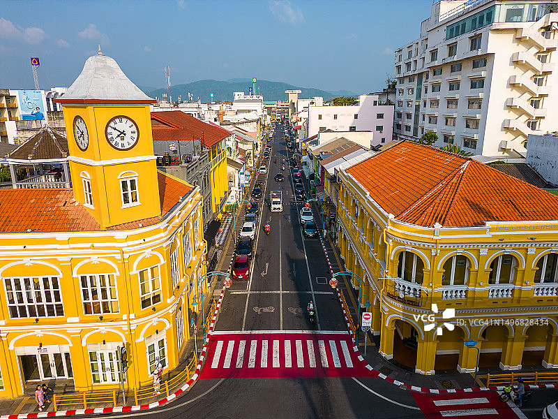 普吉镇广场钟楼航拍图图片素材