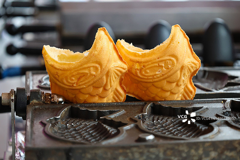 鱼形华夫饼甜筒图片素材