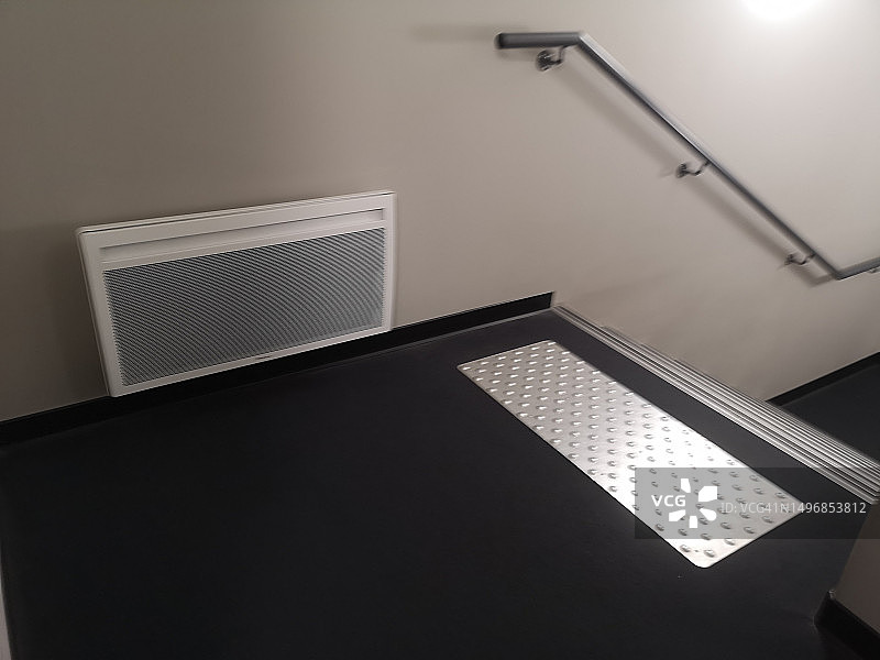 墙上的暖气图片素材