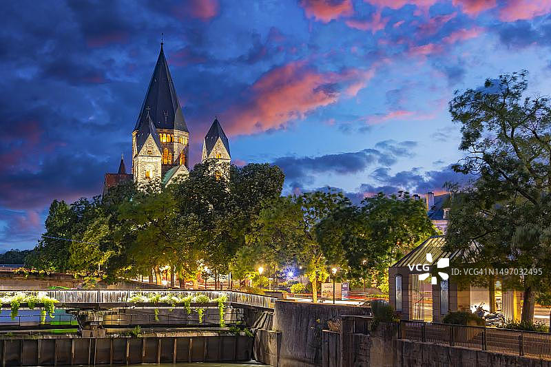 法国摩泽尔河畔梅斯古镇建筑图片素材