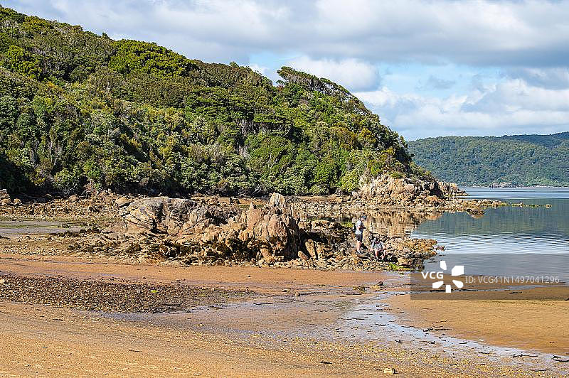 新西兰南岛乌尔瓦岛巨石海滩图片素材