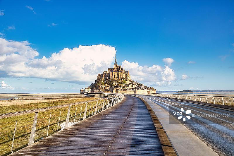 法国诺曼底圣米歇尔山修道院图片素材