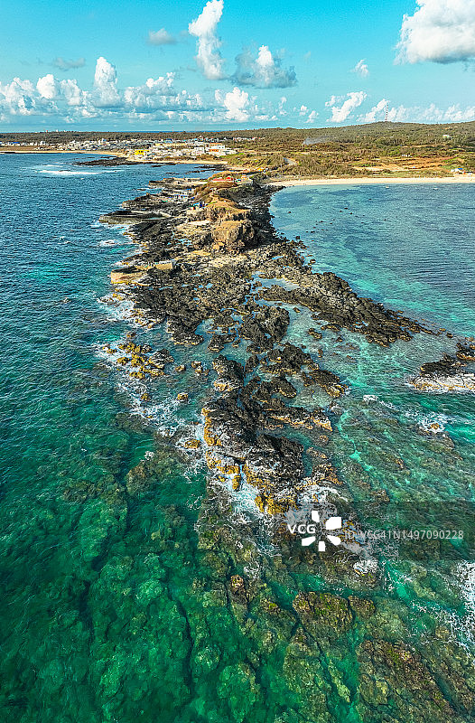 平顺省富贵岛蓝色海岸的火山沉积急流图片素材