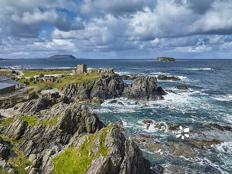 爱尔兰伊尼什欧文半岛的卡里克布拉赫城堡遗址图片素材