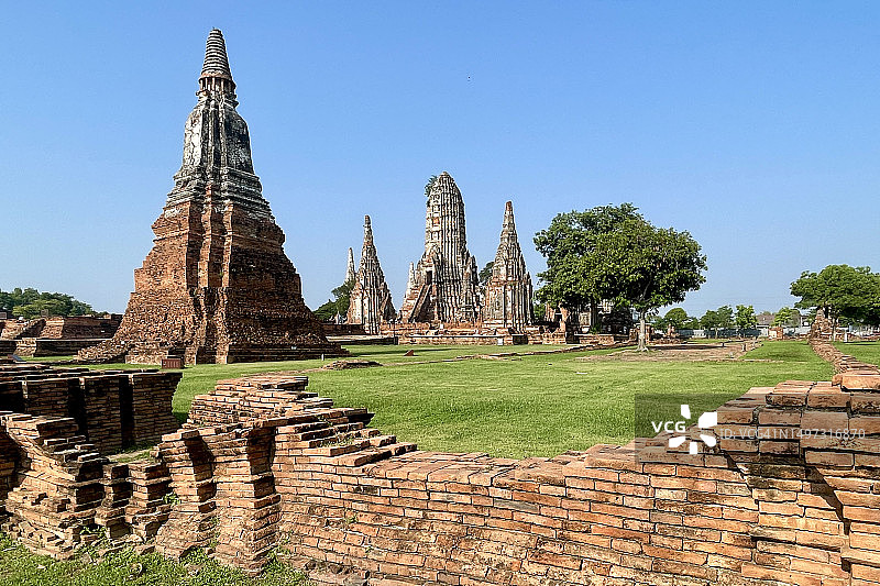 大城历史公园的泰国古老佛教寺庙：柴瓦塔纳兰寺图片素材